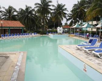 Turquino (Mar Del Sur) - Varadero - Piscina