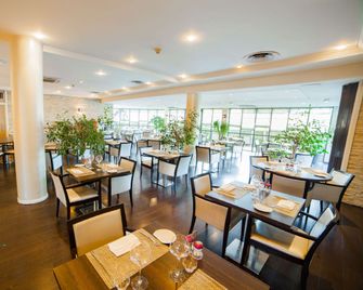 Best Western Plus Palais des Congres - Evreux - Restaurante