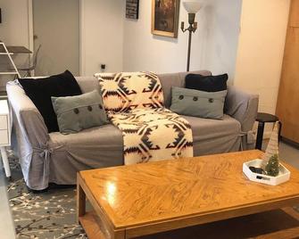 Daylight Basement Studio - Salem - Living room