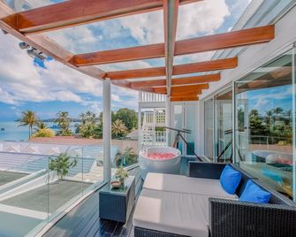 The Privilege Hotel Ezra Beach Club - Ko Samui - Balkon