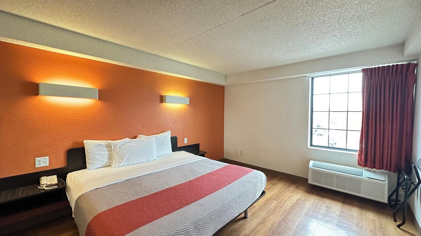 Motel 6 Washington, DC Southwest -Springfield