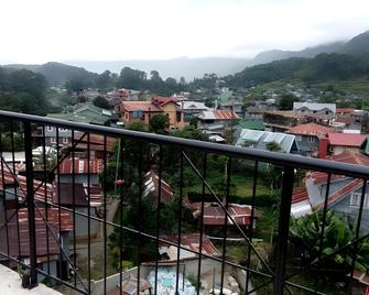 Isabelo'S Inn And Cafe - Sagada - Balcón