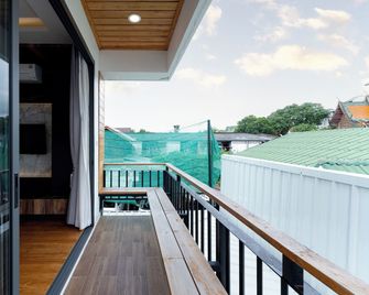 Ashi Poshtel - Chiang Mai - Balkon