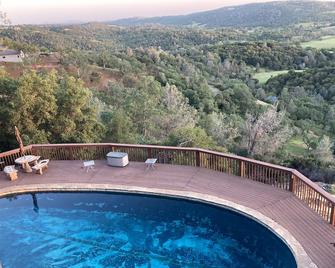 Breathtaking view of the Hills W/Pool&PoolTabl - Cameron Park - Pool