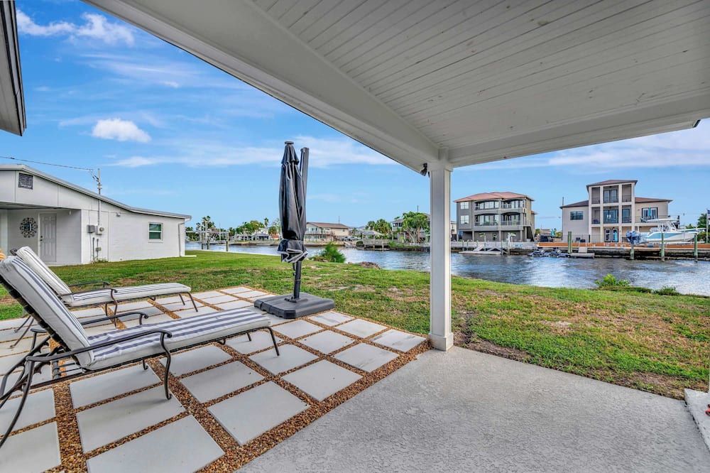 Oyster House Waterfront 3b2b Kayaks BBQ Games - Spring Hill - Balcón
