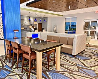 Holiday Inn Express & Suites Perryville I-55 By IHG - Perryville - Dining room