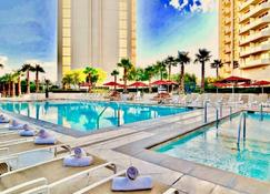 Strip View Suites - No Resort Fee ! - Las Vegas - Pool