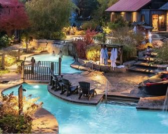 Cozy Cabin w/hot tub - Duntroon - Piscina