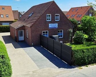 Apartment 2 - house behind the dike - Carolinensiel - Gebäude