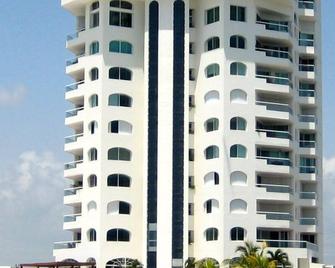 Luxury Palace in Cancun. 14,000 sq ft! Largest Penthouse in the Caribbean. - Punta Sam - Building