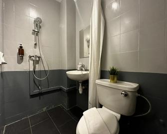 Classique Hotel - Singapore - Bathroom