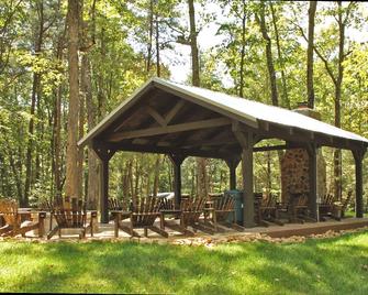 The Woods at The Retreat at Deer Lick Falls - Monteagle - Terasa