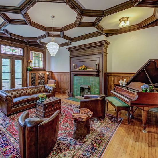 Living room view of Oak Hall Bnb