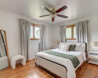 Denver Cozy with Hot Tub - Close to DT Denver - Fast Wifi - Westminster - Habitación