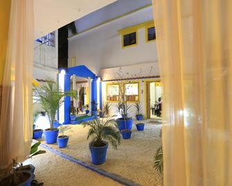 Hostelavie - Varanasi - Varanasi - Building