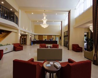 رمادا باي ويندام هيوستن إنتركونتيننتال أيربورت إيست - هومبل - ردهة