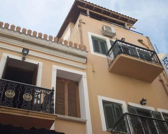 Diporto - Chania - Building