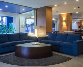 Staybridge Suites Guadalajara Expo By IHG - Guadalajara - Lobby