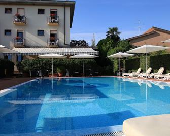 Albergo Ristorante Papa - Peschiera del Garda - Pool