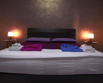 Bed & Breakfast 'Mazzini' - Leverano - Bedroom