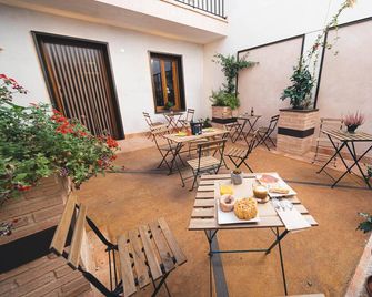 Room 7 - El Coscojar - Urda - Patio