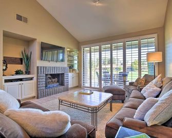 Golf Resort Getaway with Pool Access in Palm Desert - Palm Desert
