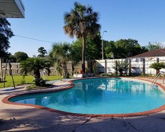 Cozy corner six mile from French Quarter! - Chalmette - Piscine