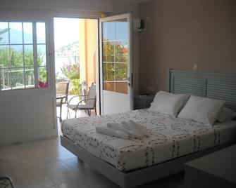 Olive Bay Hotel - Agia Effimia - Schlafzimmer