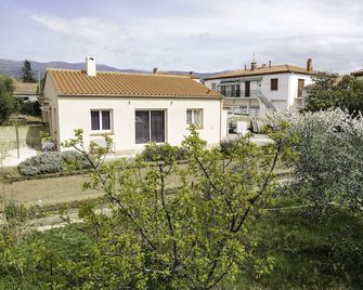 The pavilion: vacations, hiking, spa treatments, festivals, heritage - Prades - Building