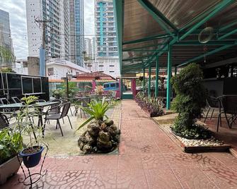 Posada 1914 - Panama City - Patio