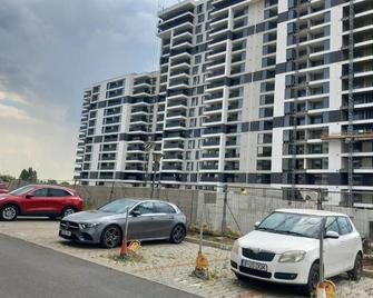 Charming 1-bedroom apartment with AC, WiFi in enchanting București - Bucharest - Building