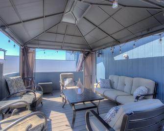 Spacious Townhouse With Rooftop Deck! Super Close To Downtown Denver! - Denver - Sala de estar
