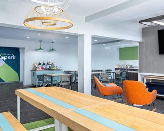 Spark by Hilton Clarion - Clarion - Lobby