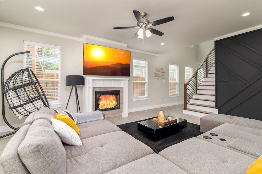 Dallas Luxury New Build Great For Large Large Groups - דאלאס - סלון