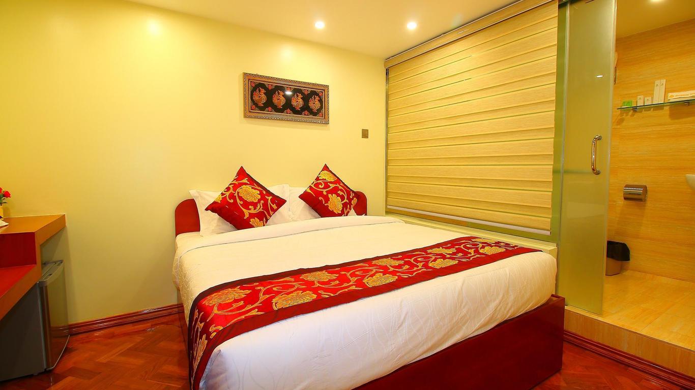 Diamonds Inn
