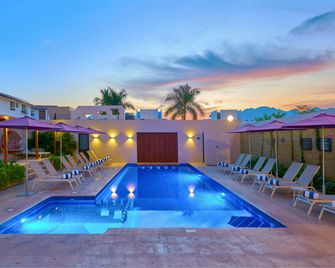 سيتي إكسبريس بلس من ماريوت - بويرتو فالارتا - بورتو فولارتا - حوض السباحة