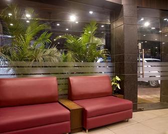 Oyo 28796 Hotel Rajhans - Bhopal - Lobby