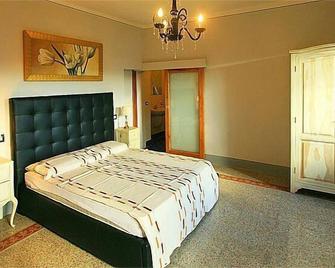 Agriturismo Il Casolare - Poppi - Schlafzimmer