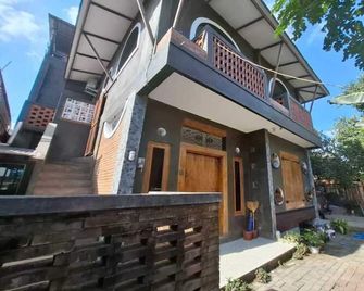 Capital O 94274 Homestay Balimoelih - Yogyakarta