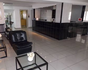 Bonne Etoile - Punta del Este - Front desk