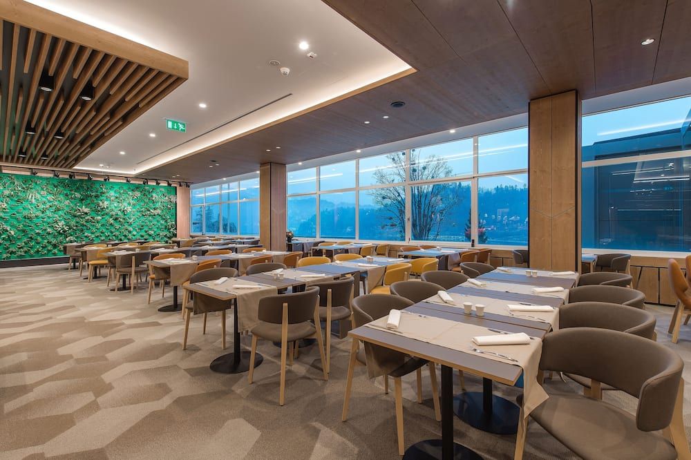 ريكلي بالانس هوتل - بليد - مطعم