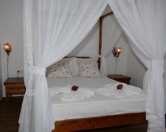 Bozburun Dinc Otel - Bozburun - Schlafzimmer