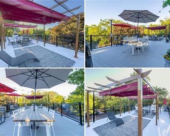 Rooftop patio Hot Tub/ 2 BBQ/ firepit/Full Games room/7 Beds/5 floors - Grand Bend - Patio