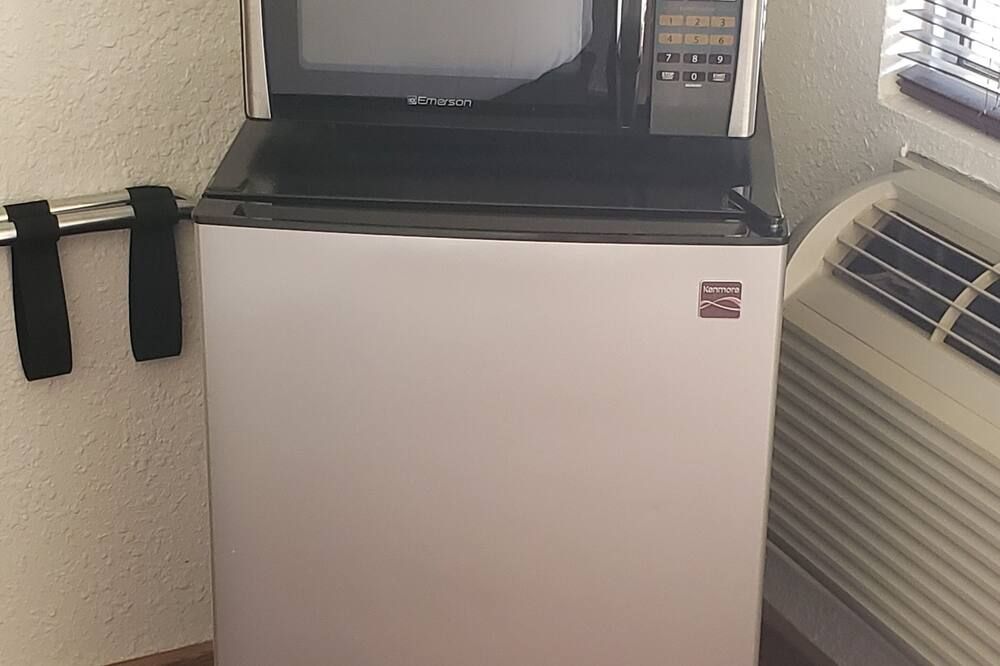 Room amenity view of Cozy Mountain Motel 