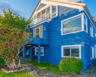 Downtown Ketchikan Large Home with Amazing Views & Quick Walk to Town - Ketchikan - Gebäude