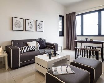 Encorp Strand Residence At Kota Damansara - Kota Damansara