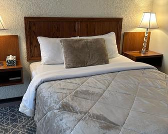 Maple Creek Motor Inn - Maple Creek