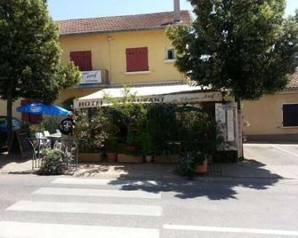 Le Chemin Neuf - Gréoux-les-Bains - Θέα στην ύπαιθρο