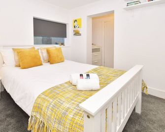 Townhouse @ Henry Street Crewe - Crewe