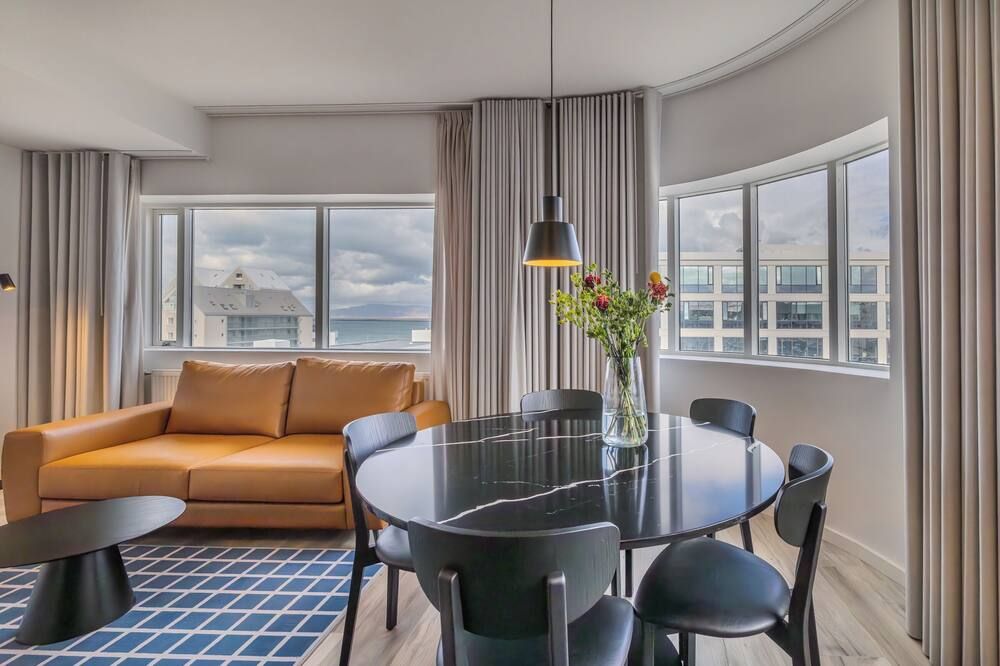 ليمور سويتس - ريكيافيك - غرفة طعام